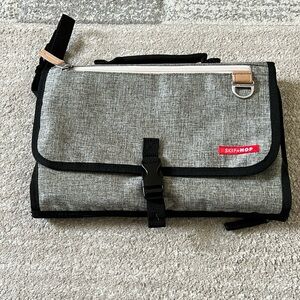 Skip * Hop changing pad with storage